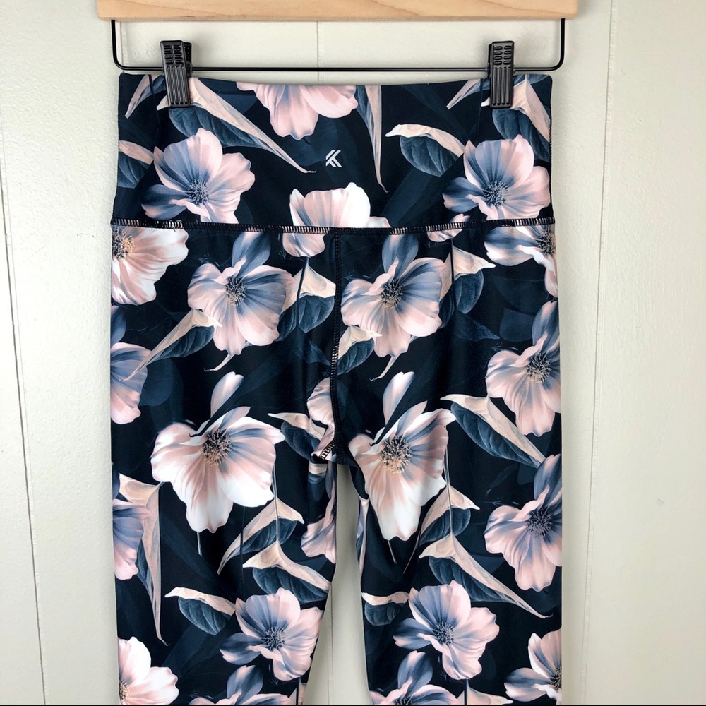 Kyodan Floral White Ground Leggings - Picture 2 of 7